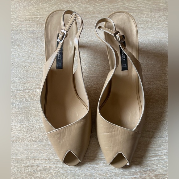 Bruno Magli Peep Toe Sling Back Classic Formal 2.5” Heel Shoes Cream / Tan 6.5 - Picture 4 of 10